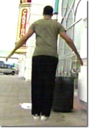 Levitando. No pregunten c&oacute;mo lo hizo